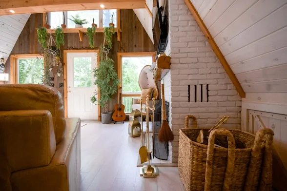 Spruce Hollow Cabin — photo 3