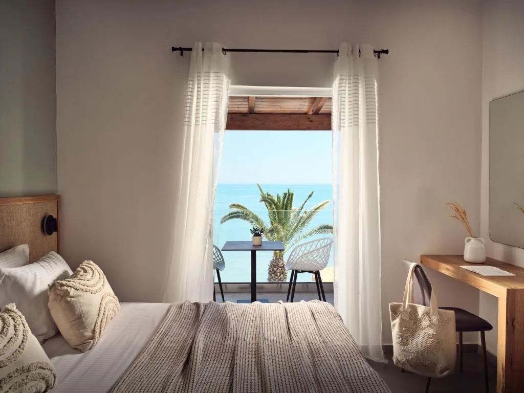 Santorini Cliff Suites — photo 2